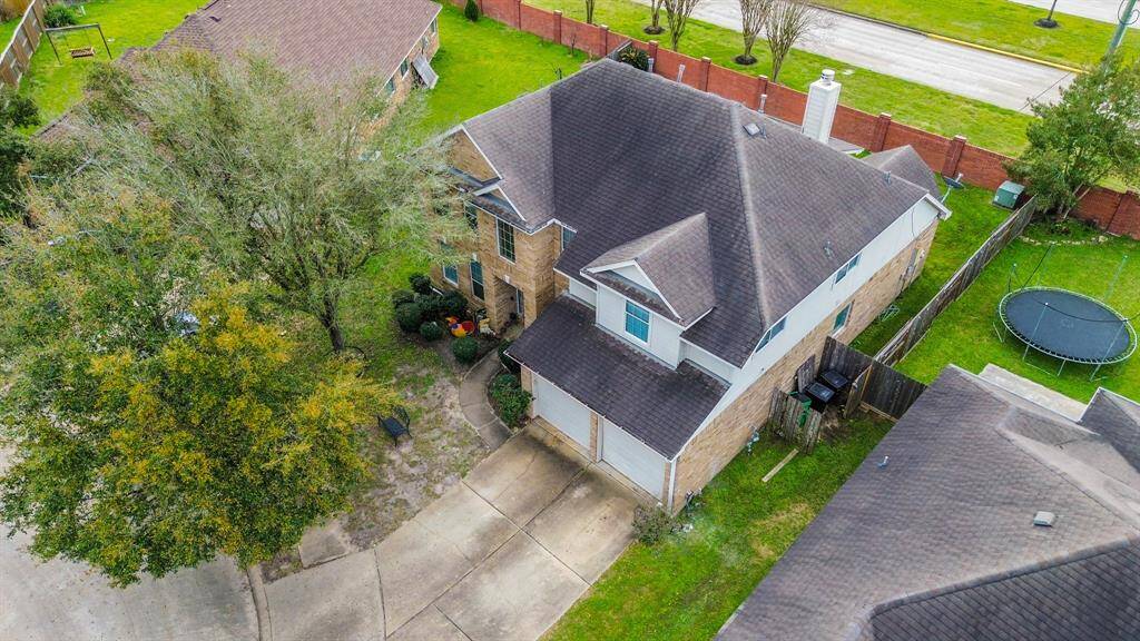 Aerial view of home lot.