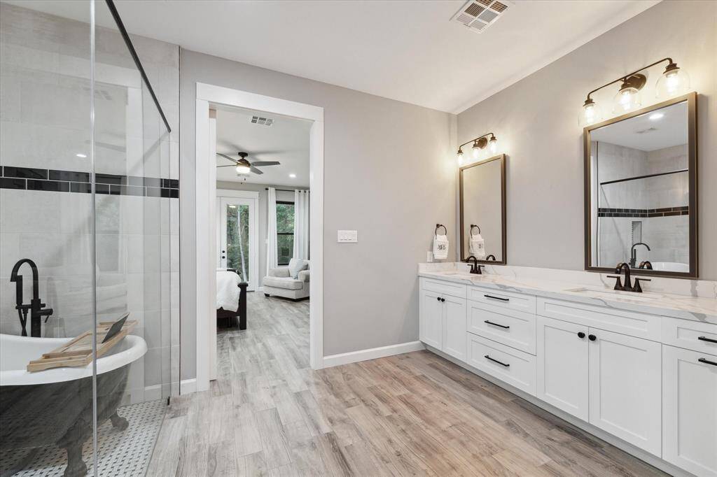Your luxurious primary bath awaits.