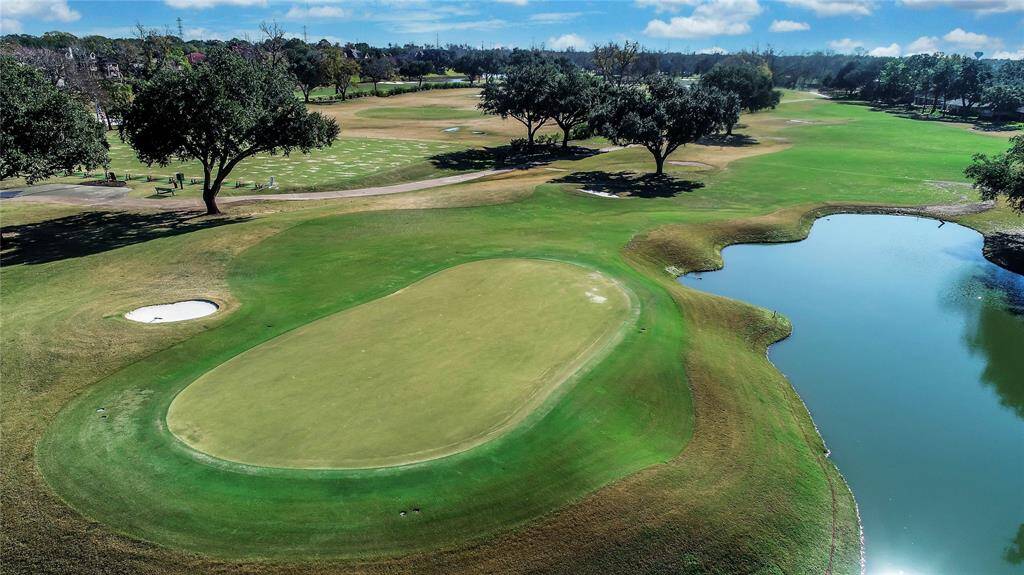 Enjoy the beauty and challenge of Sugar Creek’s premier 27-hole golf course. Designed for players of all skill levels, this meticulously maintained course offers lush fairways, scenic water features, and top-tier practice facilities, including a driving range and putting greens. Whether you're perfecting your game or simply enjoying the breathtaking views, Sugar Creek delivers an exceptional golf experience in the heart of Sugar Land.