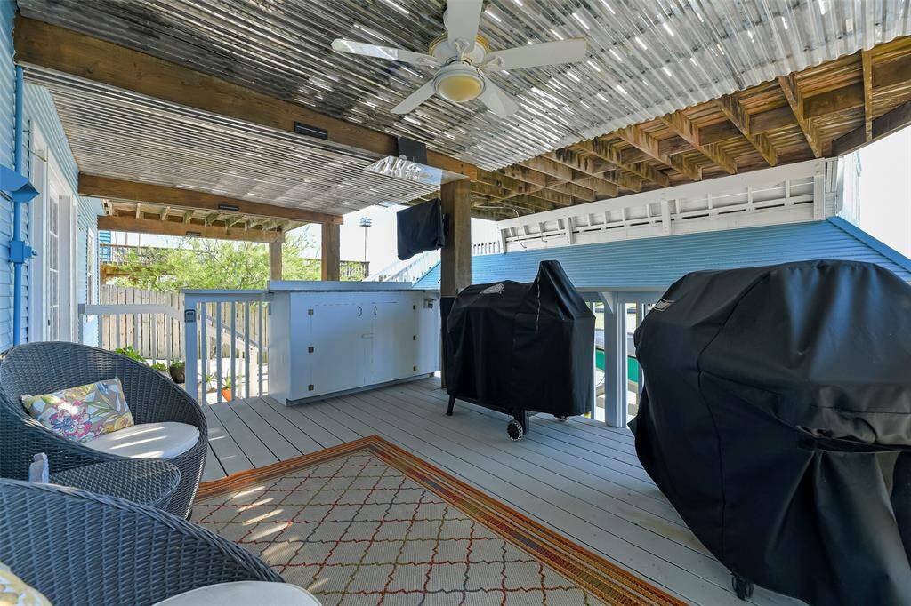 There is also a mini bar outside and plenty of covered deck space for entertaining guest.