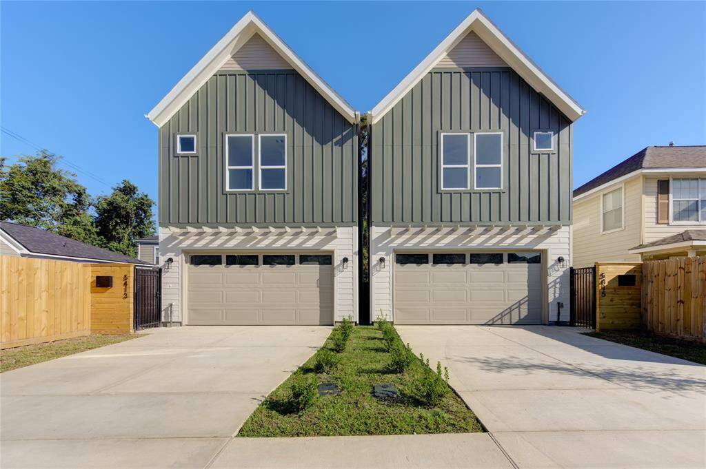 Enjoy your own private driveway with no HOA