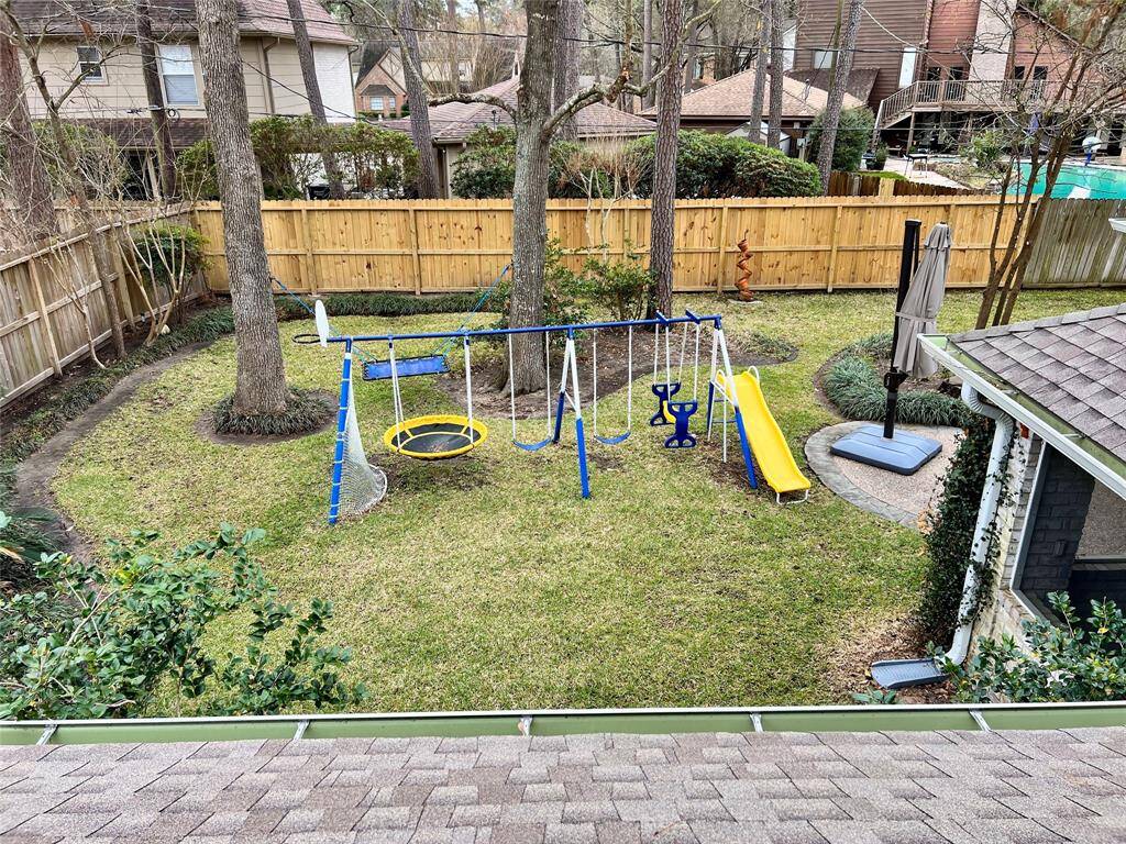 Yard big enough for a pool!!