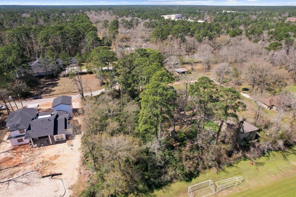 Gorgeous, fully-wooded lot accessible from Gosling with new construction all around the area