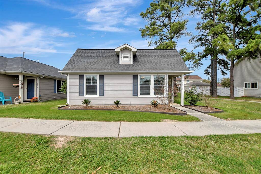 BEAUTIFUL CURB APPEAL LOCATED ON LARGER LOT