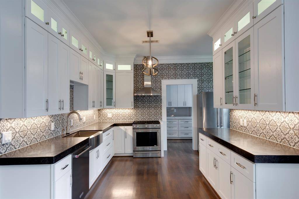 Gourmet kitchen with soapstone counters
