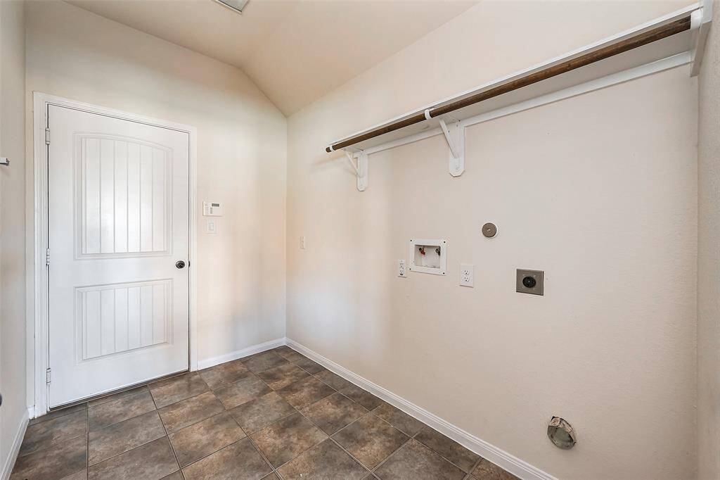 Huge Laundry room.