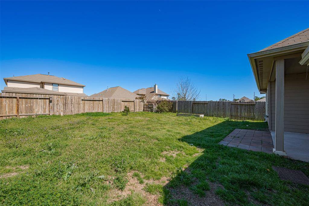 Can easily accommodate 40 to 50 people for outdoor parties.