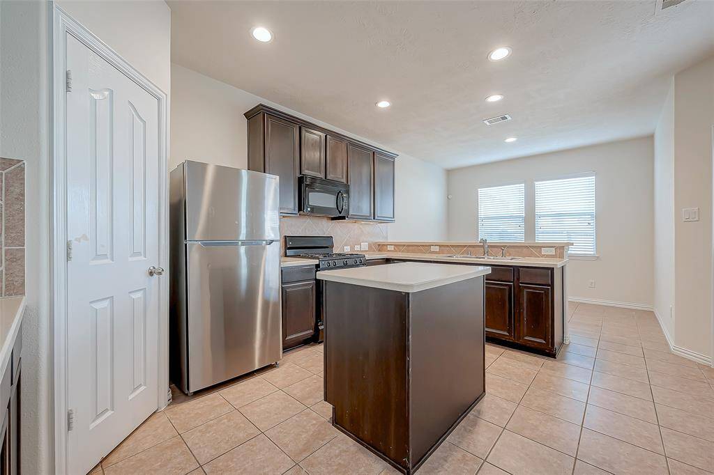 Island Kitchen.
