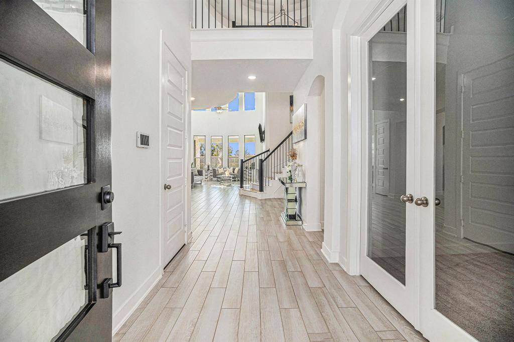 Gorgeous entryway with high ceilings.