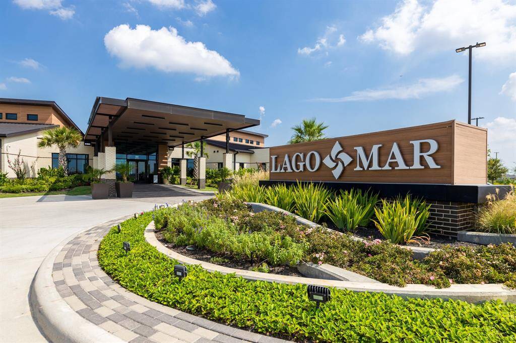 Welcome to Lago Mar!