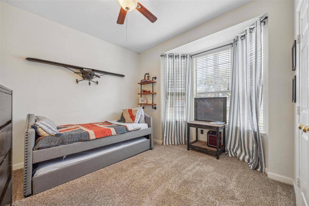 Secondary bedroom