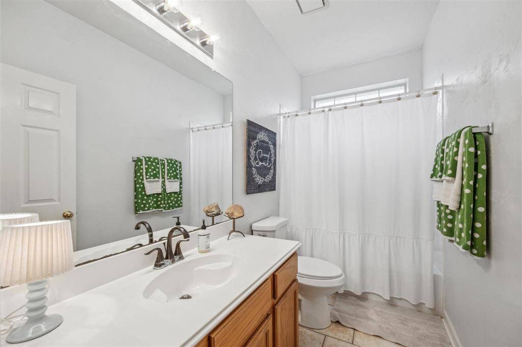 Secondary bathroom