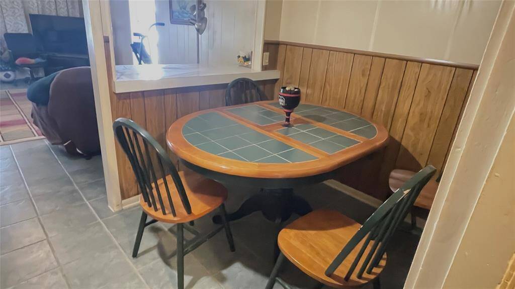 Breakfast table