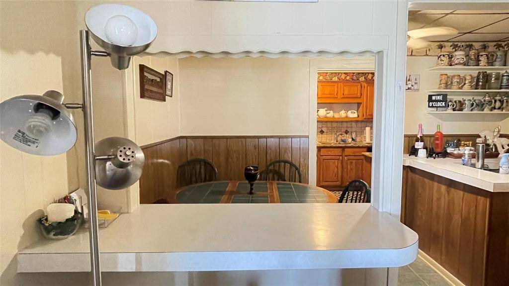 Breakfast bar