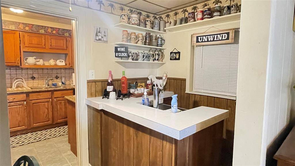 Wet bar