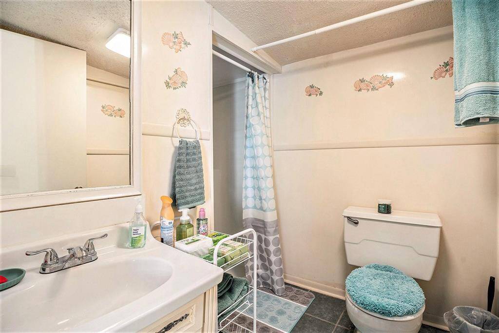 Second bath has stand up shower only