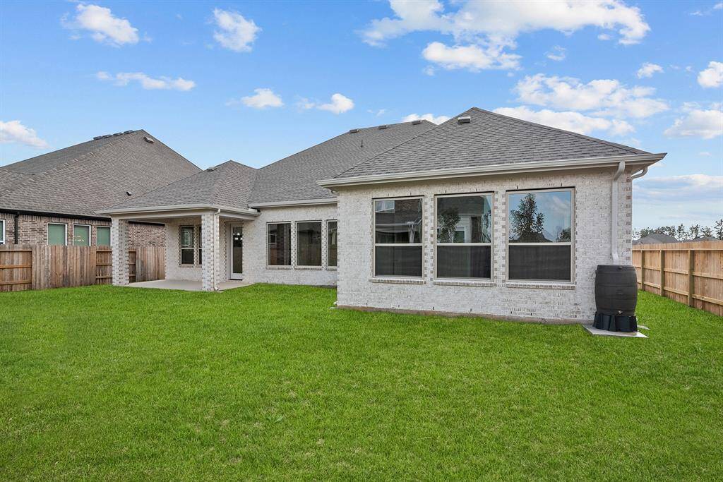 Welcome to The Larkwood by David Weekley Homes. Move-In-Ready Now!!