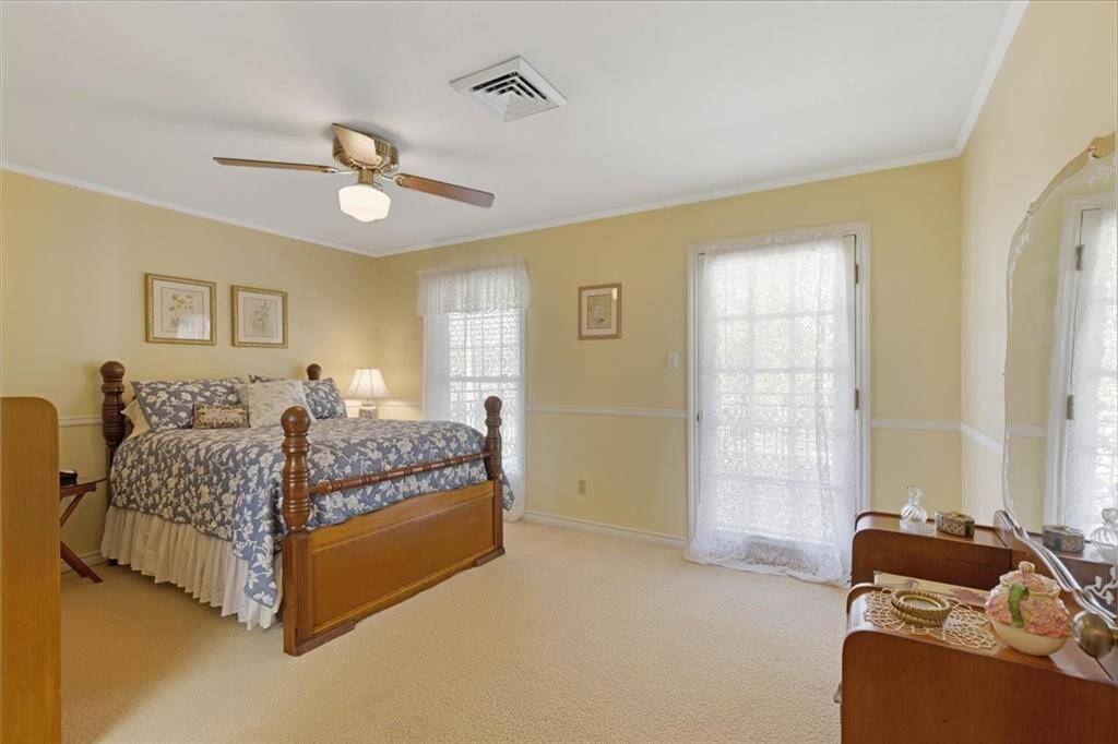 2nd Bedroom with access to Balcony