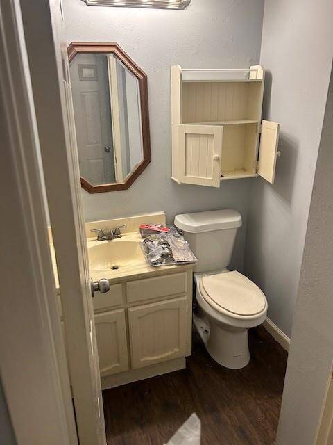 Upstairs half-bath