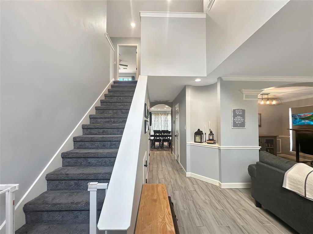 Inviting front entry with with plenty of natural light,