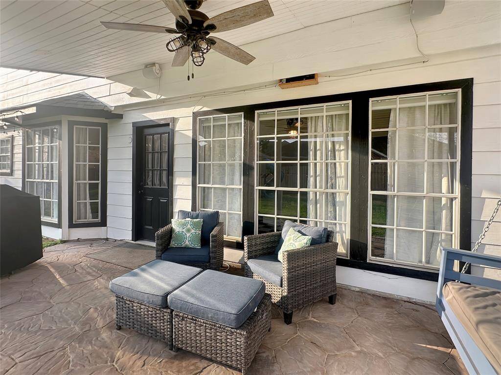 This Katy property is a testament to the beauty and charm of Texas living, with a spacious backyard perfect for BBQs and outdoor gatherings.
