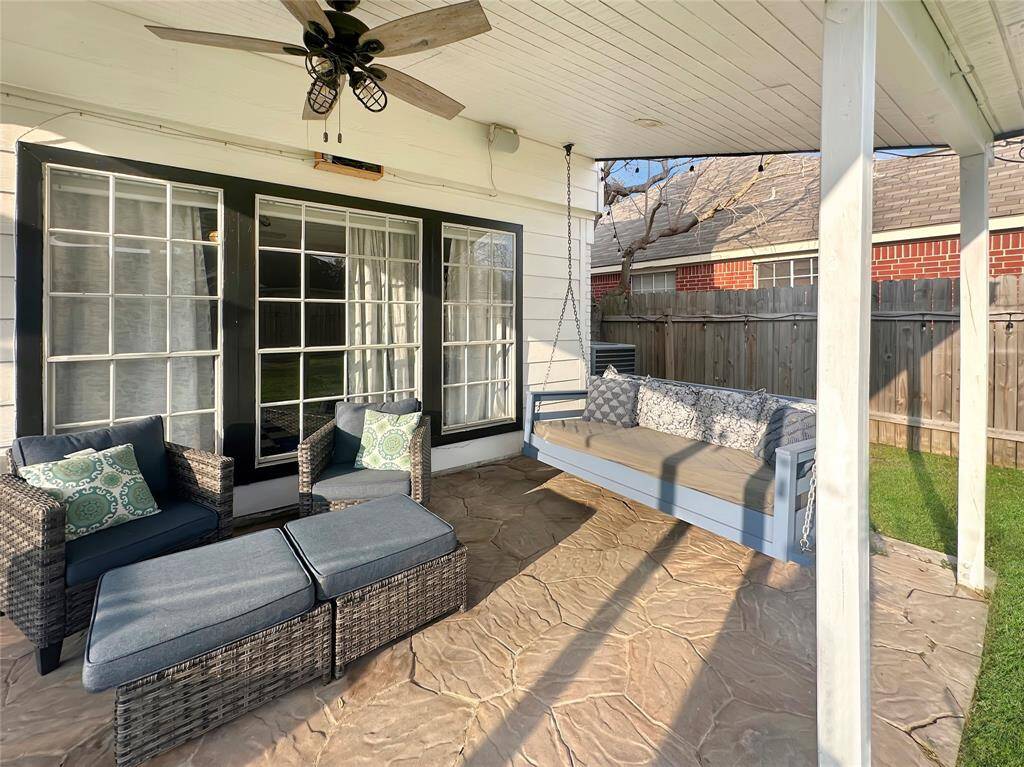 Imagine evenings spent under the stars on this expansive patio, perfect for entertaining or simply enjoying the quiet of the Katy neighborhood.