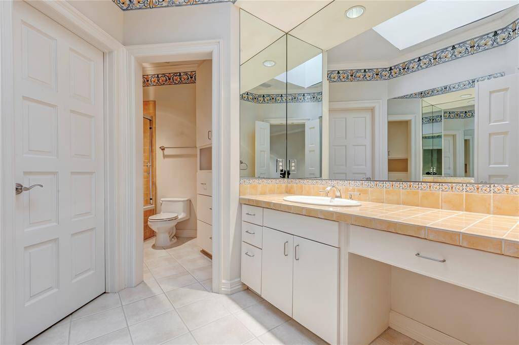 3rd bedrooms bathroom area.