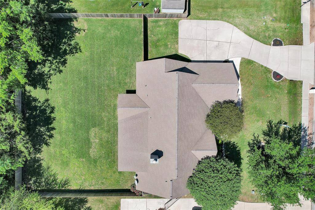 Oversized lot, 0.34 Acres, plenty of room to add a pool and workshop/building. And the long driveway with double wide parking area provides plenty of space for multi-car parking.