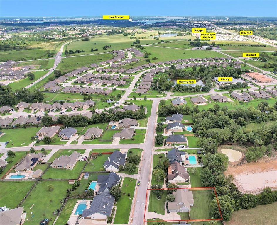 Centrally located near Historic Montgomery to the west, Lake Conroe to east, and shopping and dining opportunities within walking distance or golfcart ride. Zoned to highly rated Montgomery ISD.