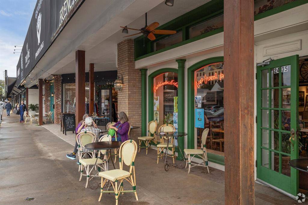 Savor diverse cuisines at University Place's bustling outdoor eateries in The Village.