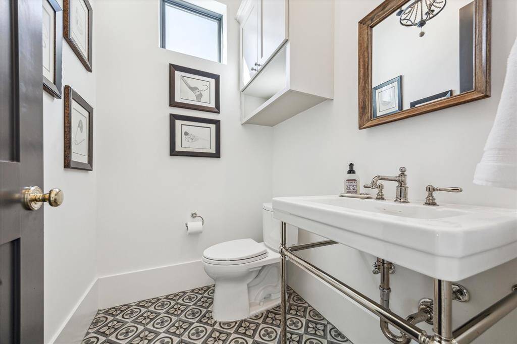 Powder room with tile floor (Quartetto-Cool Petalo).