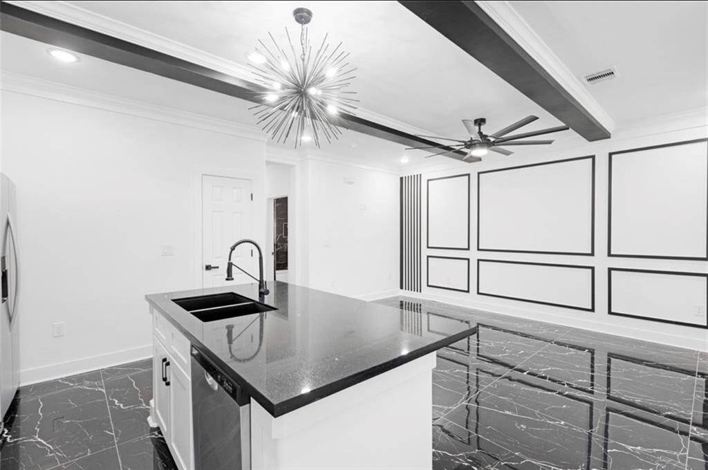 Kitchen/Island