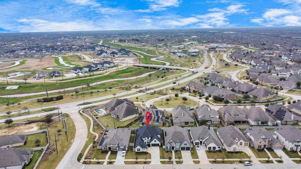 Pomona is centrally located, minutes from Texas Medical Center and downtown Houston.
