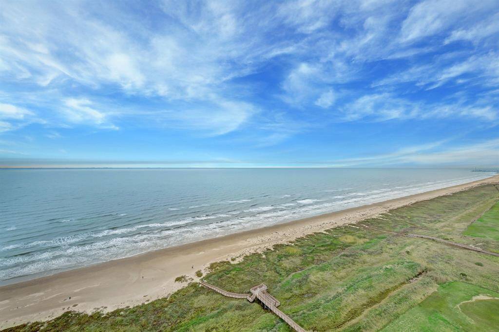 The views of the sand and surf from the 24th floor are incredible!