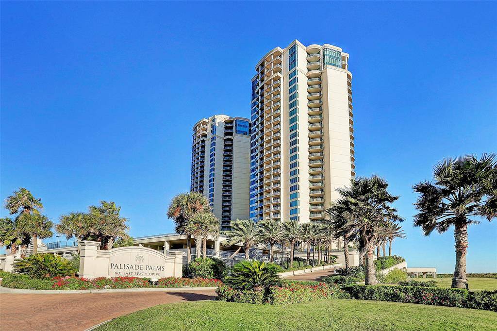 Palisade Palms is situated on the East Beach of Galveston Island, the sole beach on the island known for accretion, making it a unique and exceptional location.