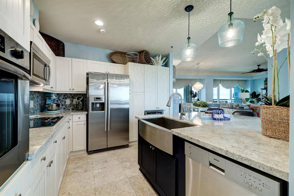 The kitchen also has fabulous views with a bay balcony near.