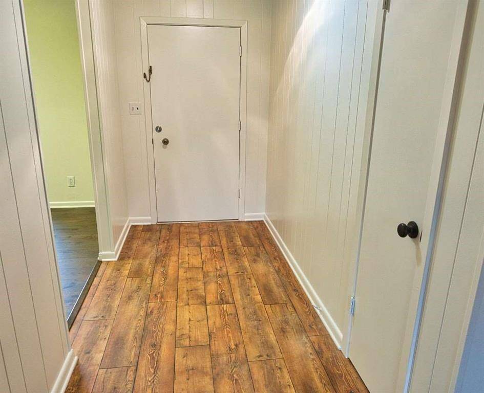 Front Door Entryway. The Office/Second Living Room is on the Left.