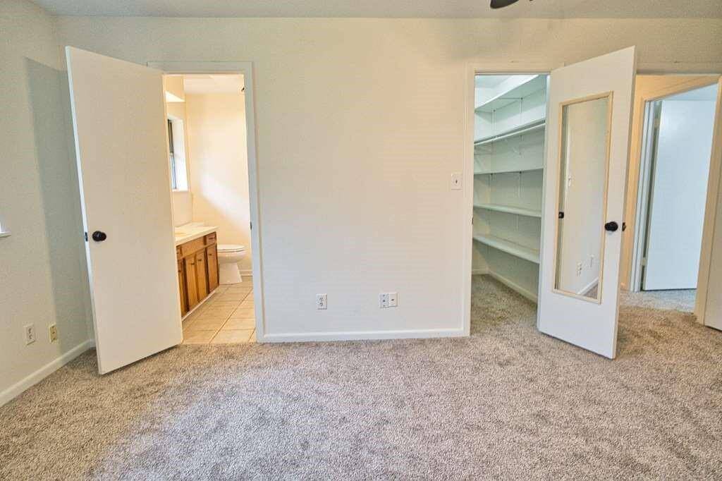 Primary Full Bath.4 x 8' Walk-in Closet