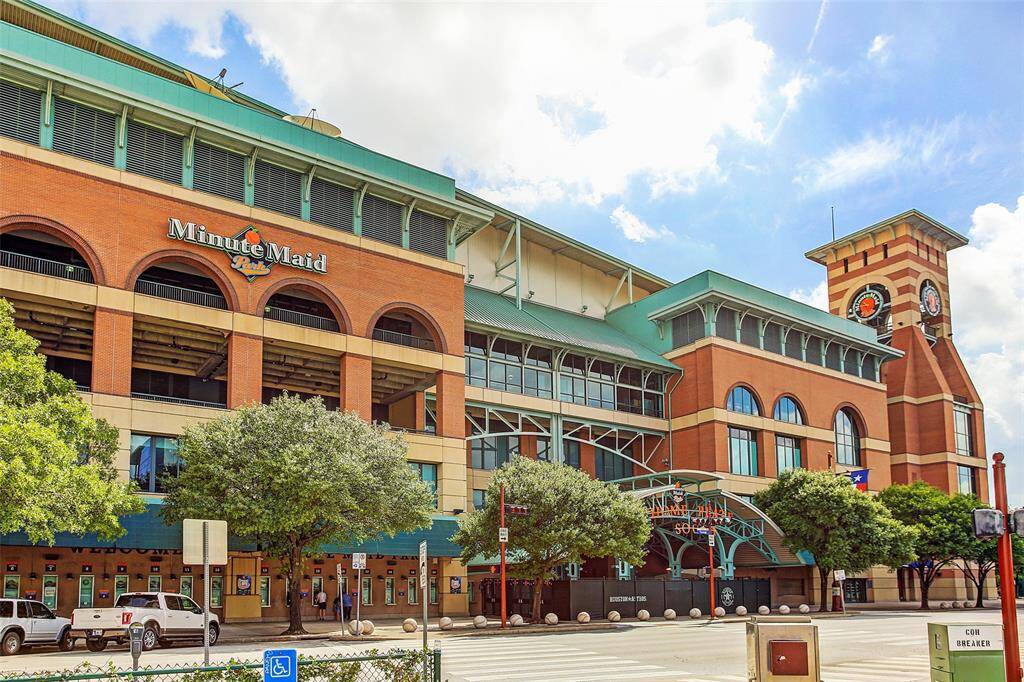 Daikin Park (formerly Minute Maid Park) is home to 2017 & 2022 World Series winning Houston Astros and is walkable from Commerce Towers! No need to pay expensive parking or wait in long rideshare lines to go to a game!