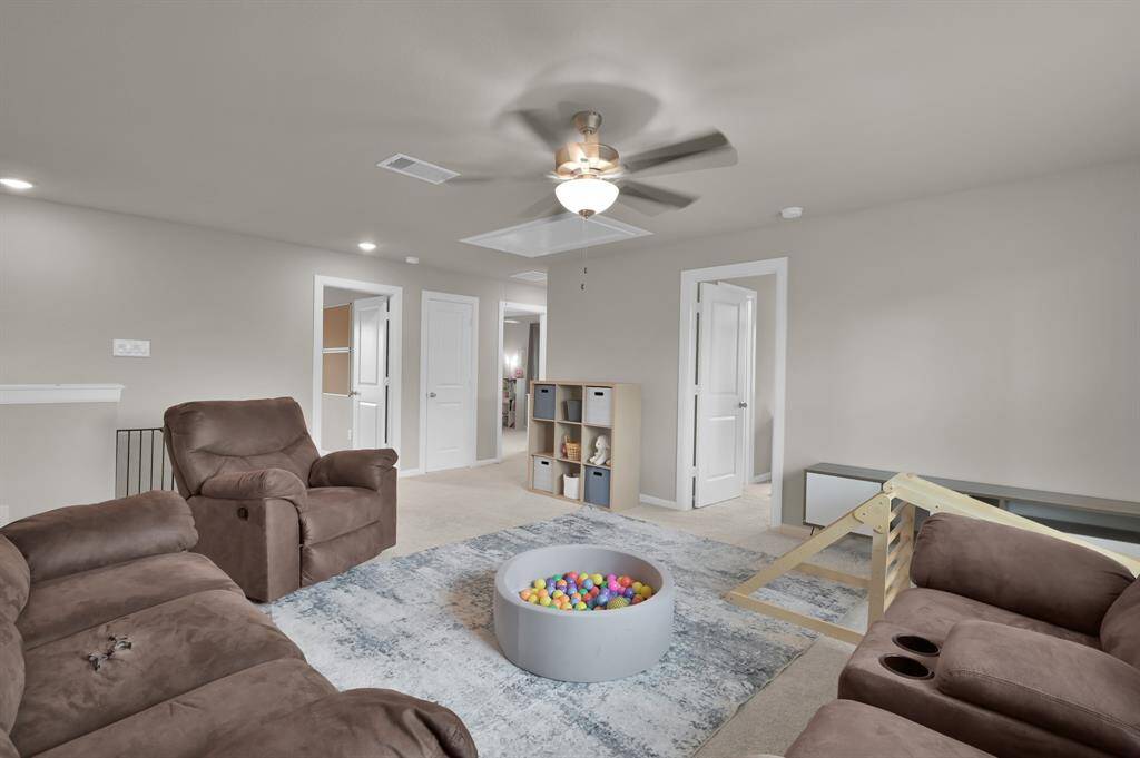 This design can accommodate many different layouts and uses.