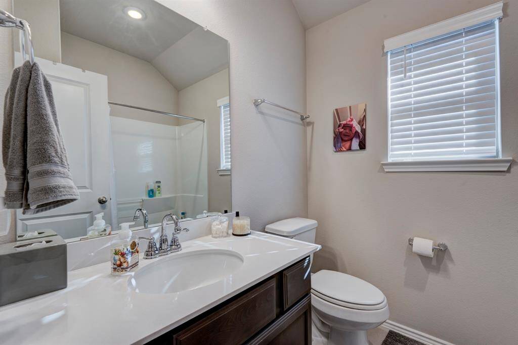 Bathroom 3 separates bedroom's 3 and 4