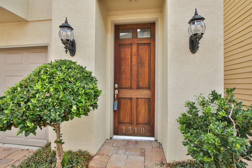 Beautiful landscaped front door. Zoned to GREAT SBISD schools. Two car attached garage.