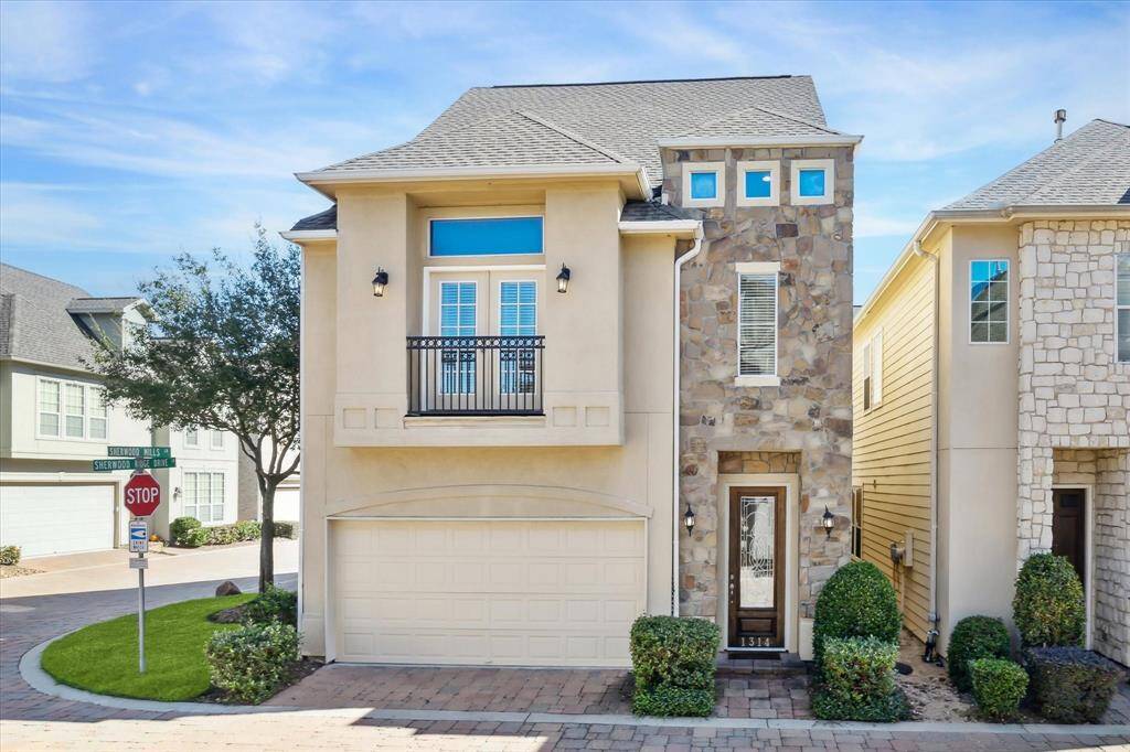xperience luxury and security in a gated community with this stunning 4-bedroom, 3.5-bath home featuring convenient first-floor living. Seamless living with a modern open-concept design, combining the kitchen, dining, and living areas on the first floor – perfect for entertaining and everyday comfort. (virtually staged)
