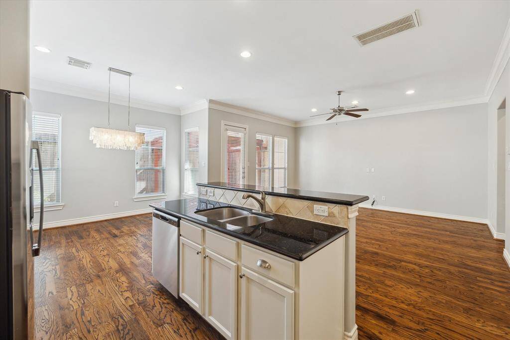 Elegant yet durable granite countertops in the kitchen.