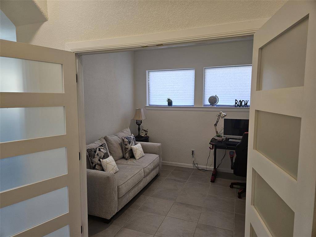 Home office/game room