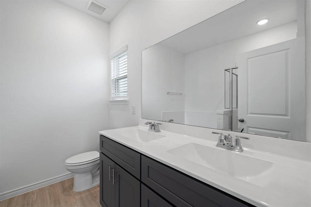 Primary ensuite bathroom