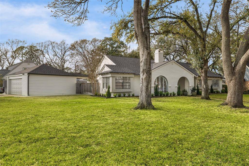 Another view of this private corner lot - welcome home!