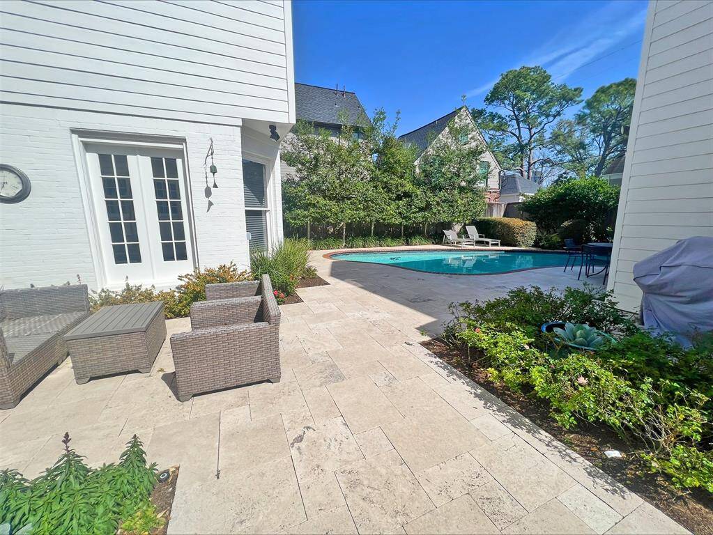 Some of the special features include, built-in speakers in the kitchen, plaster walls with curved corners, plantation shutters and a whole house generator.