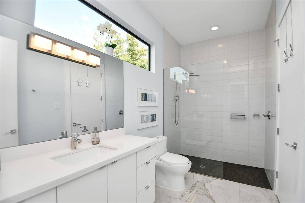 Firs floor Bathroom