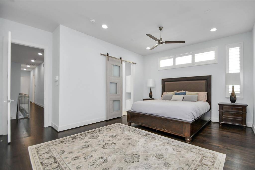 Primary Bedroomslide door